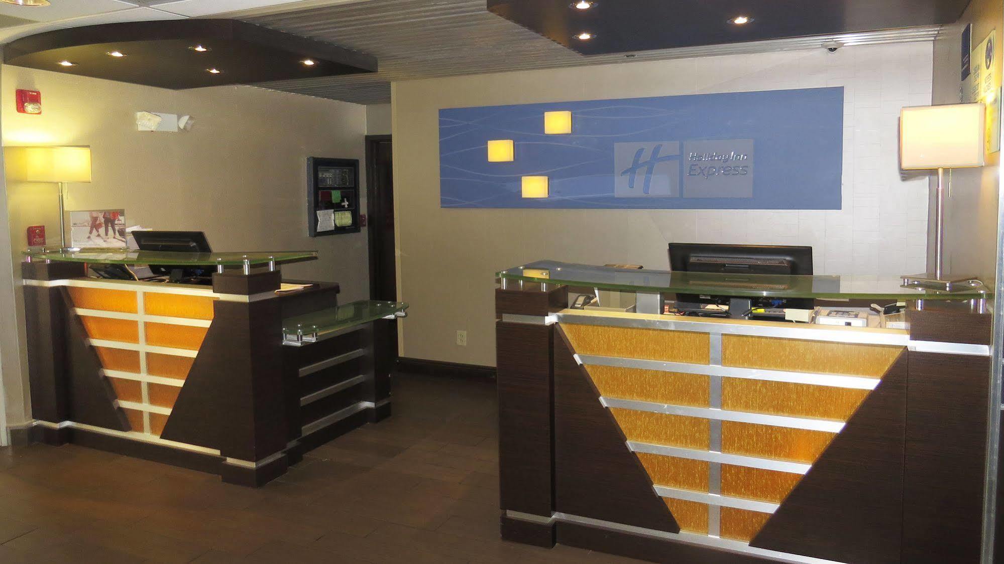 Holiday Inn Express & Suites - Oxford By Ihg Luaran gambar